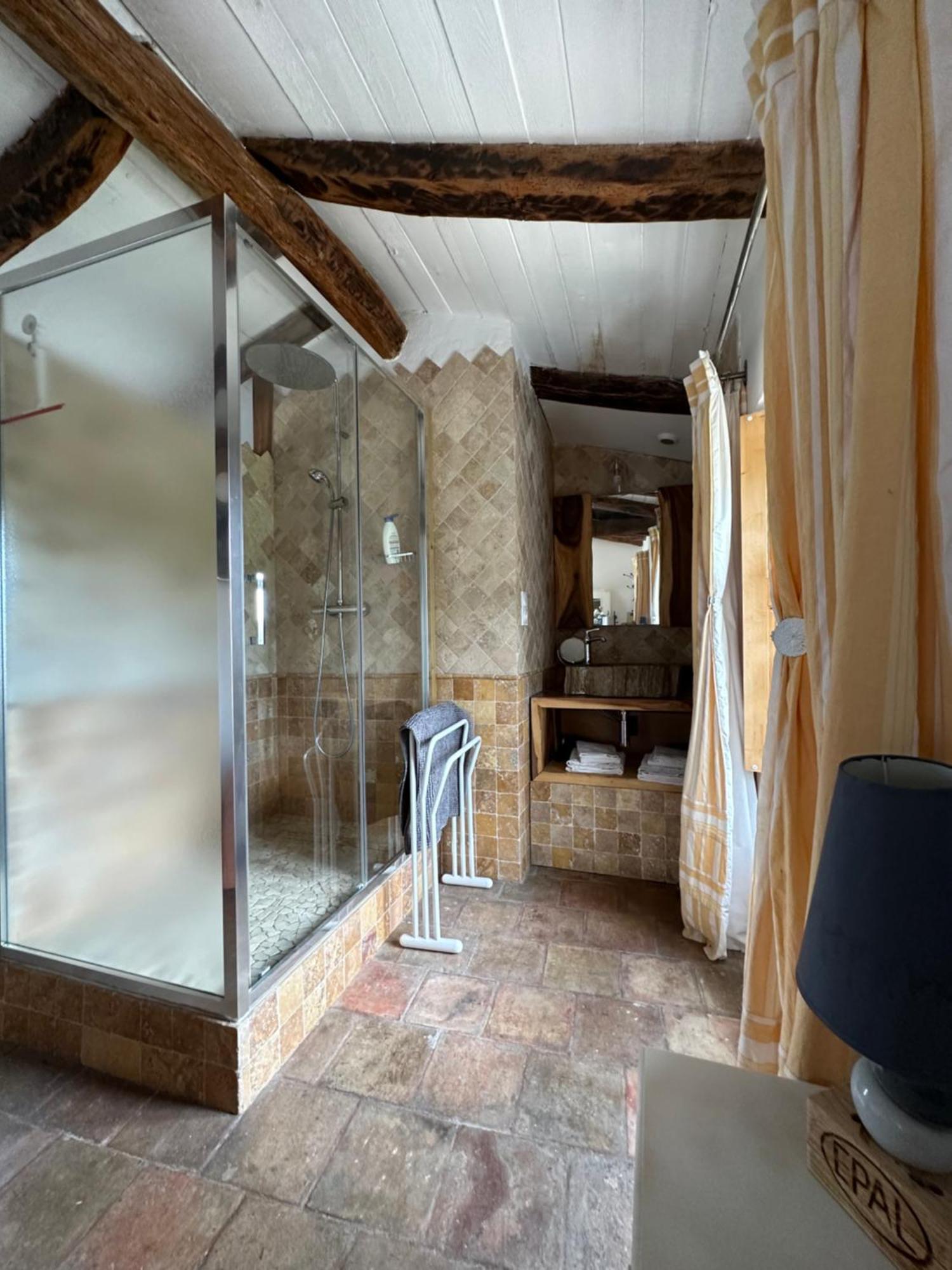 Chambre D'Hotes, Mas De Louise Rousson  外观 照片